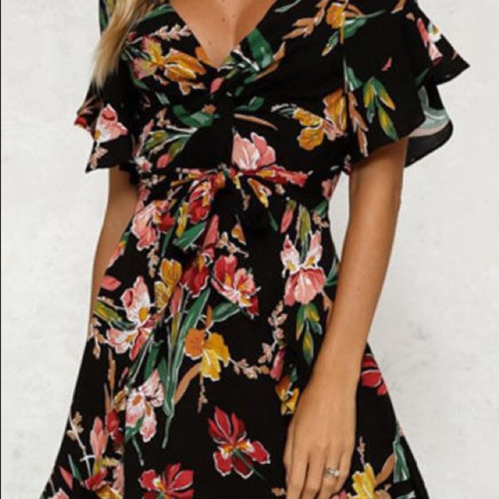 ✨BLACK✨Chiffon floral dress - Picture 2 of 8